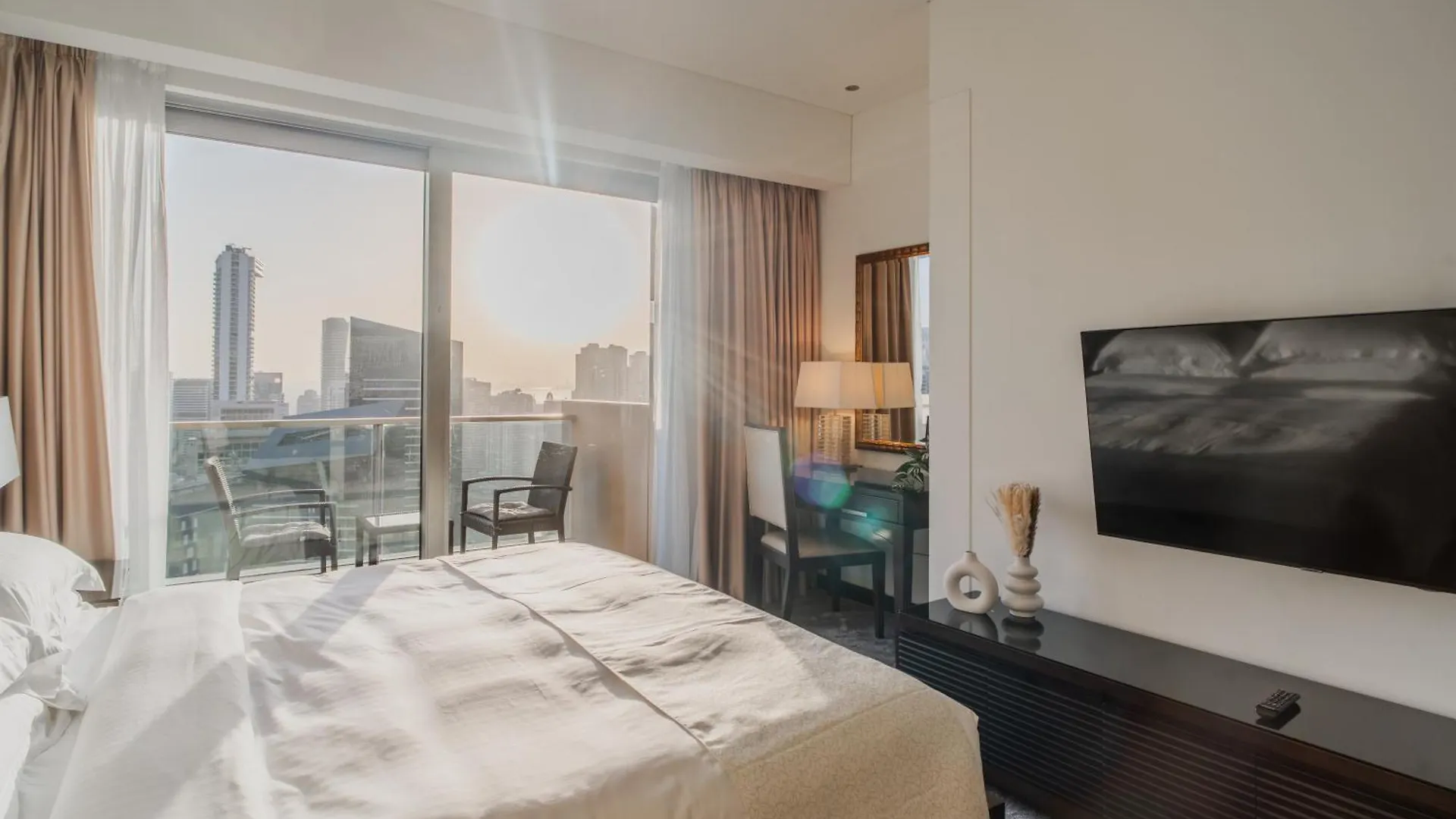 Apartments In Address Dubai Marina Residences Connected To Marina Mall