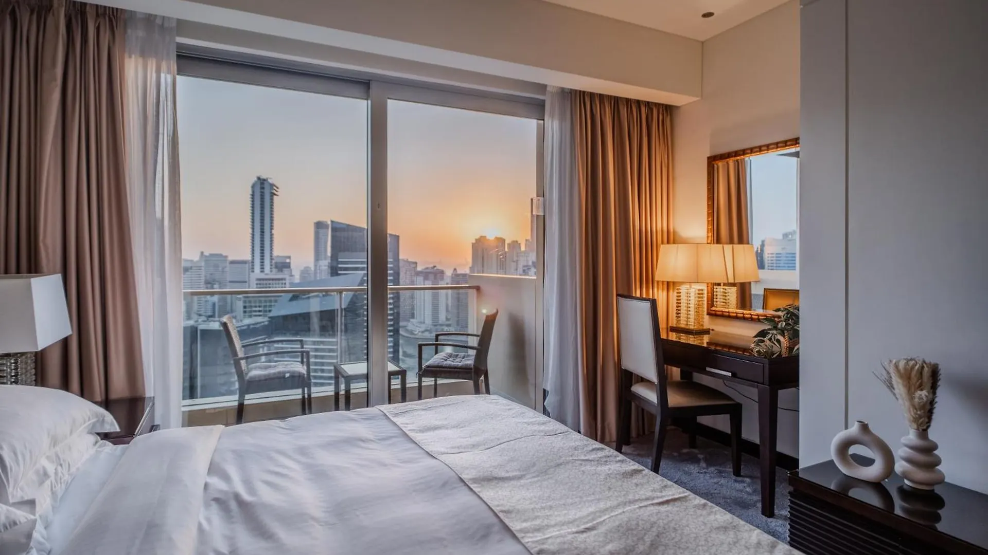 Apartments In Address Dubai Marina Residences Connected To Marina Mall United Arab Emirates