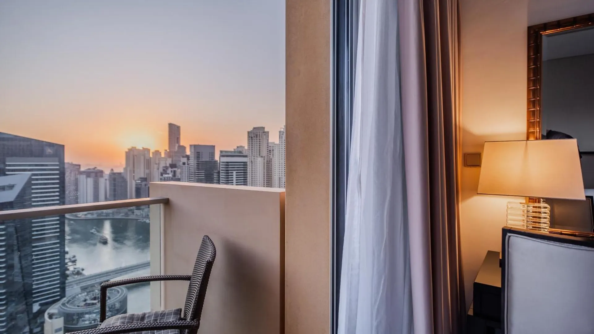 Apartments In Address Dubai Marina Residences Connected To Marina Mall